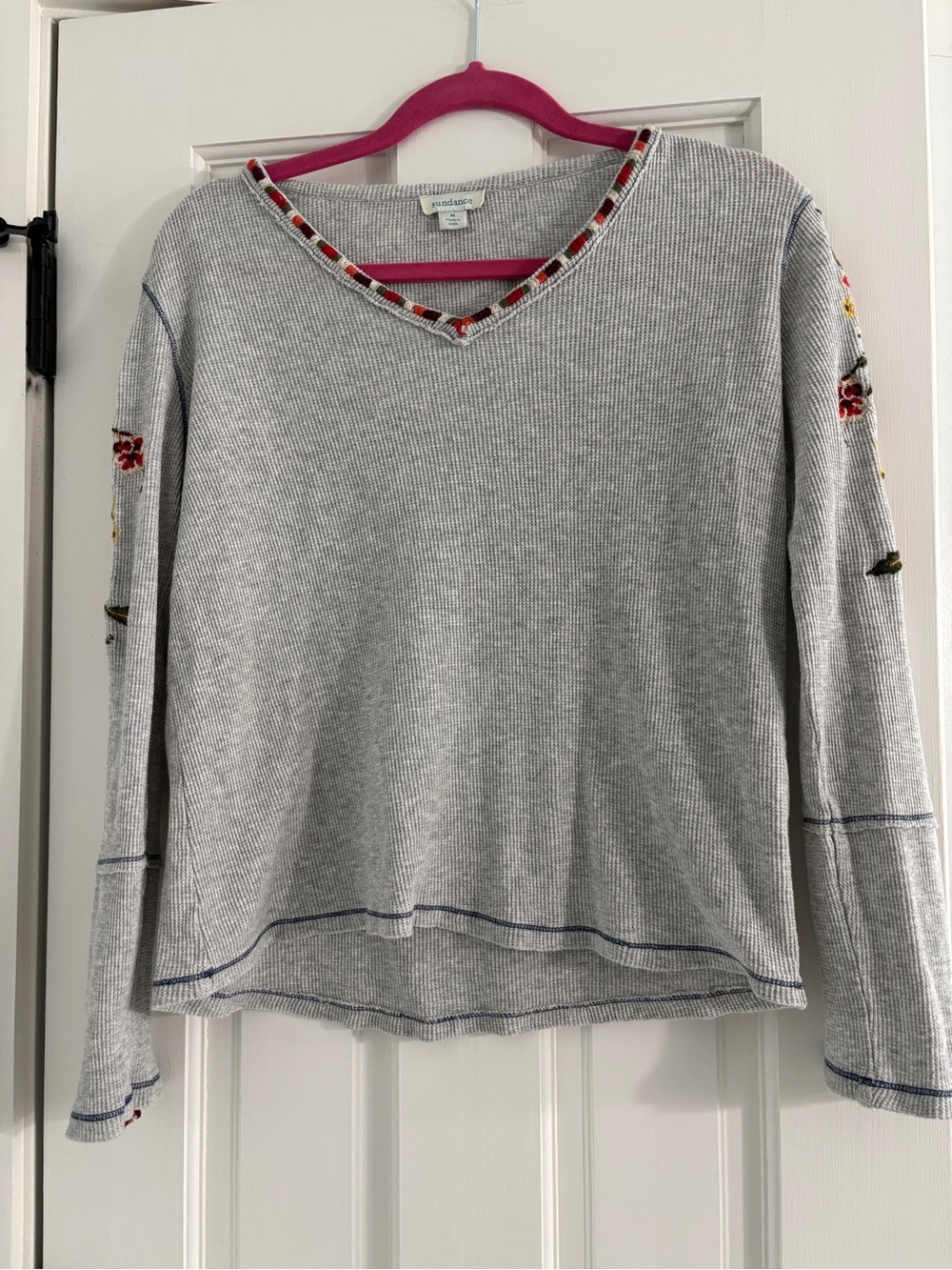 Sundance Embroidered Thermal Top Gray - Size Medium